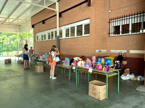 Los preparativos antes del mercadillo